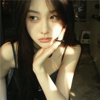 墙里的女人